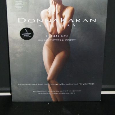 Donna Karan EVOLUTION Ultra Sheer Hosiery DOC320 Small Medium NUDE